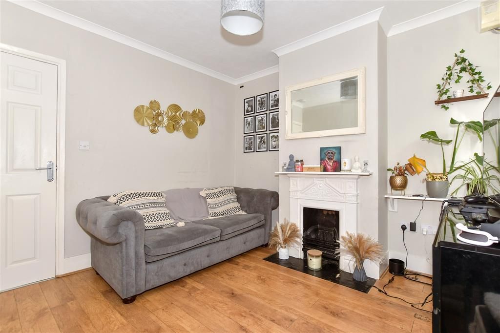 Property photo 3 of 4 Kitchen