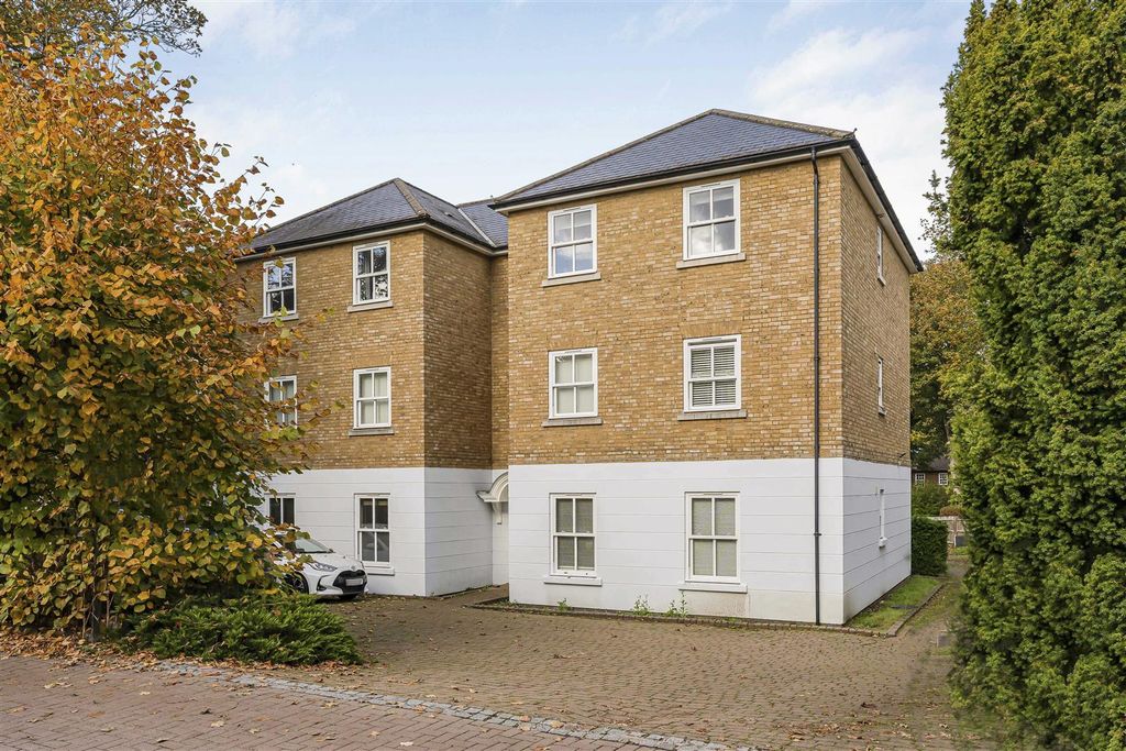 Property photo 1 of 15 6_66292.Jpg