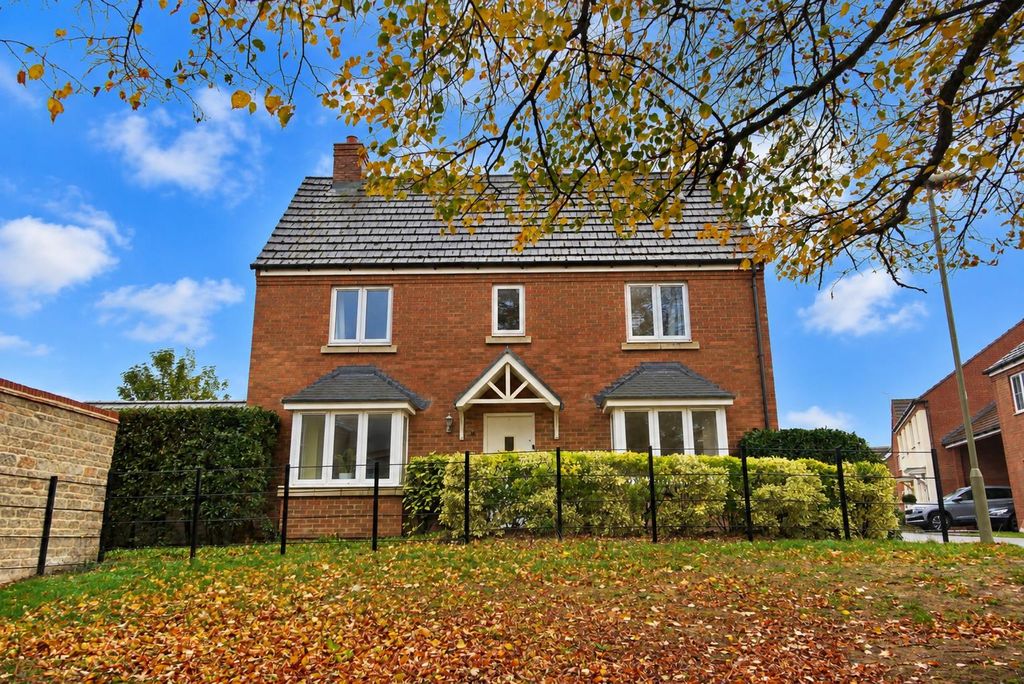 Property photo 1 of 17 Approach