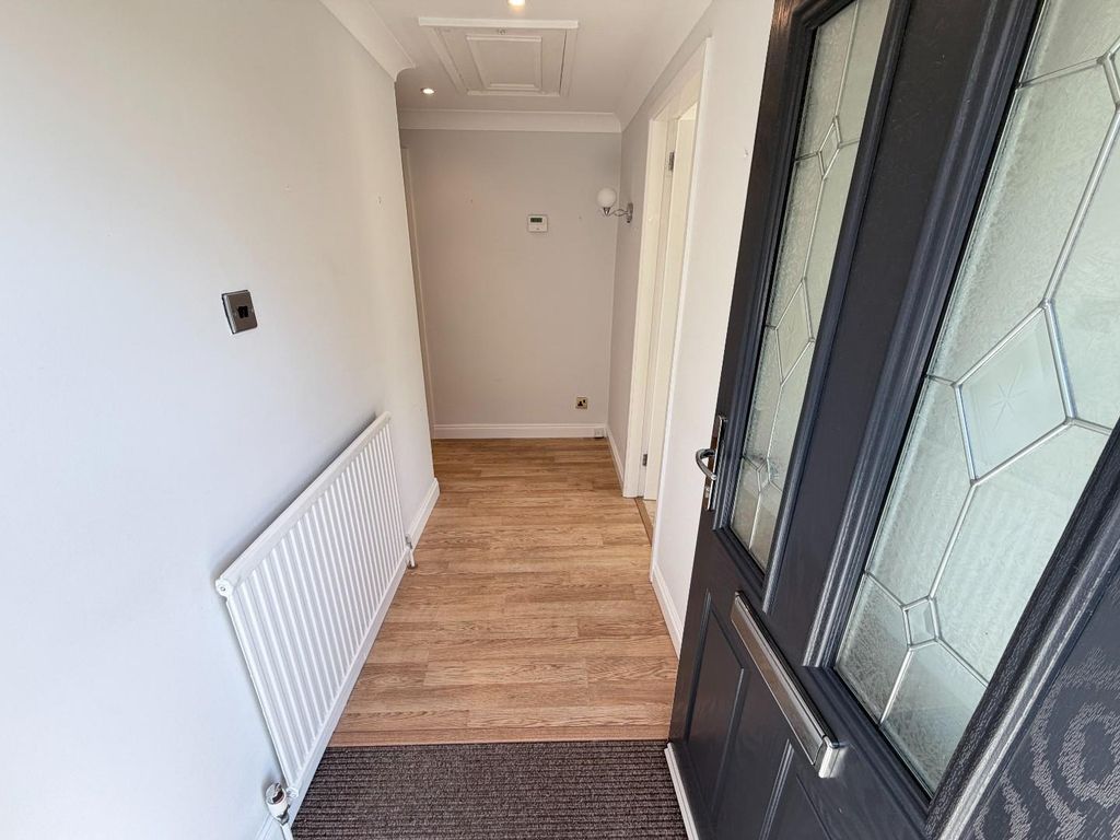 Property photo 2 of 26 Entrance Hall