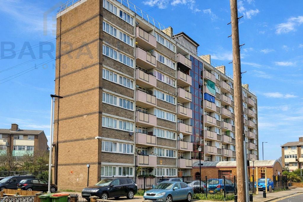 Property photo 3 of 6 Canning Town, E16 Flat For Sale By Barrain London Estate Agency
