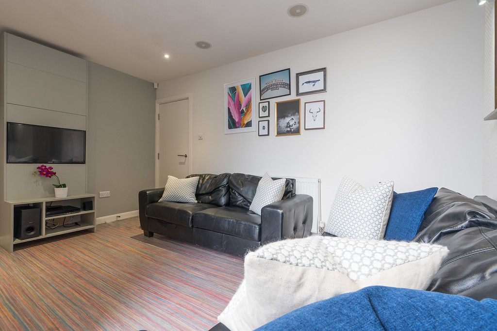 Property photo 1 of 11 Photo 0