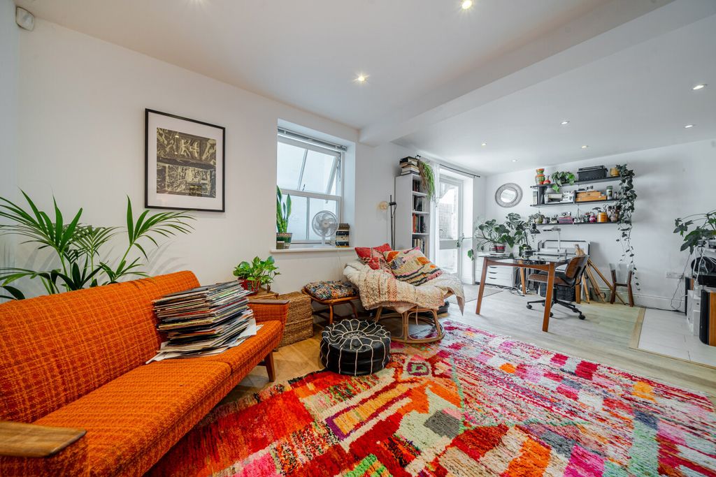 Property photo 2 of 15 1432327-3-69ce2dc...