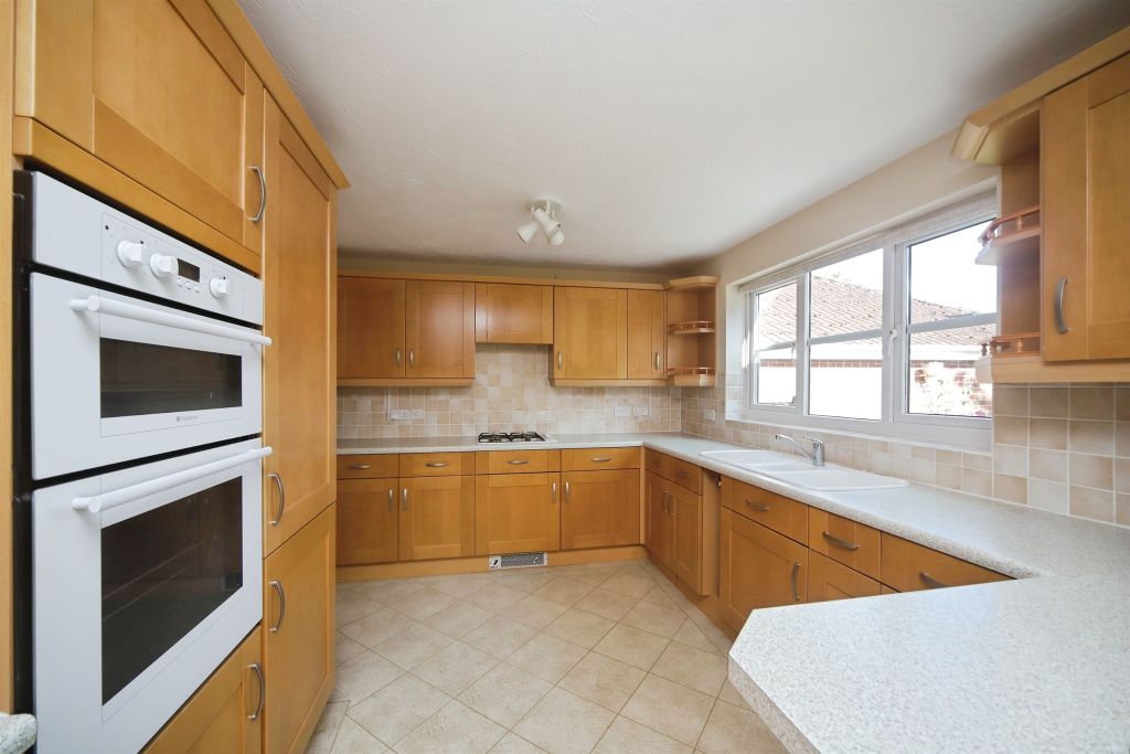 Property photo 2 of 29
