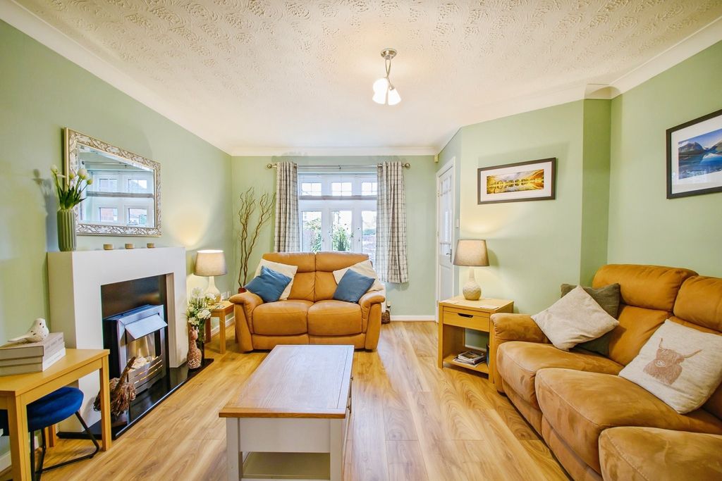 Property photo 3 of 19 Living Room