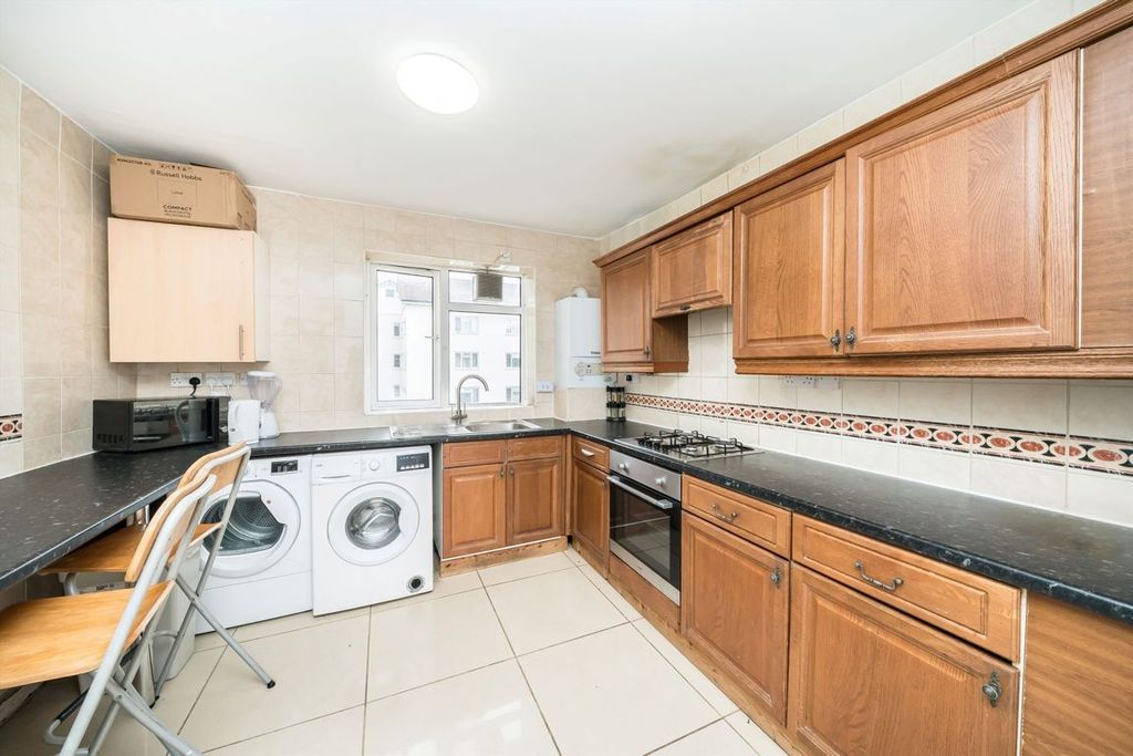 Property photo 2 of 6