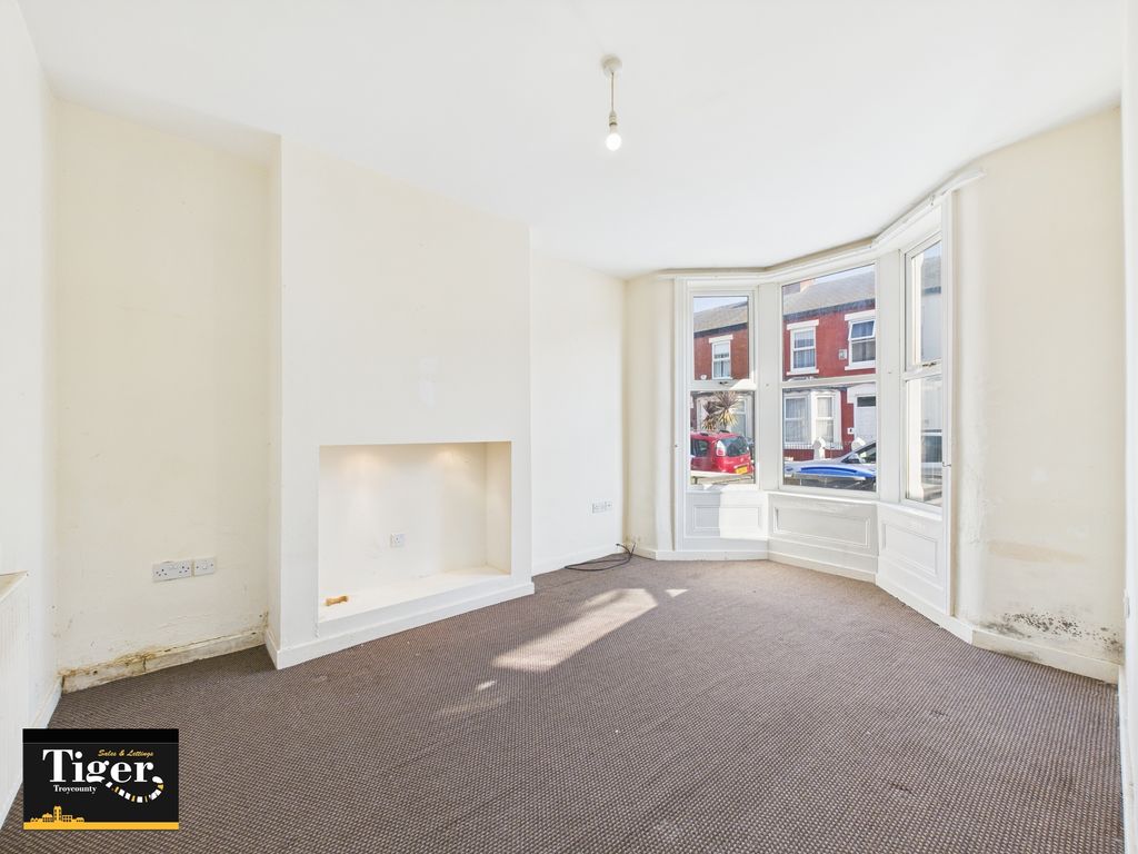 Property photo 1 of 10 Cam03440G0-Pr0295-Still001