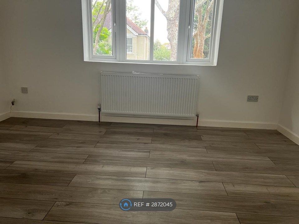 Property photo 3 of 14 Bedroom1