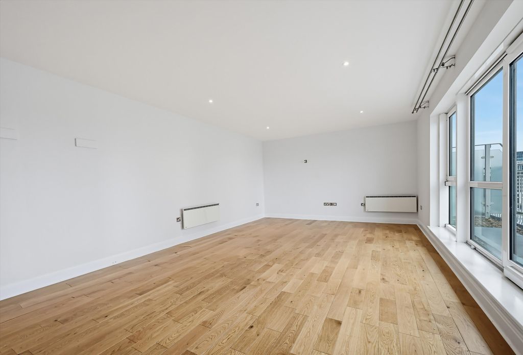Property photo 2 of 13 Image