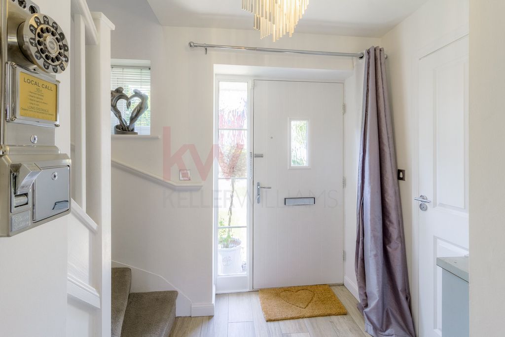 Property photo 3 of 18