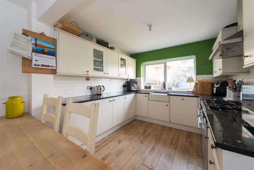 Property photo 3 of 18 52Clare-11.Jpg