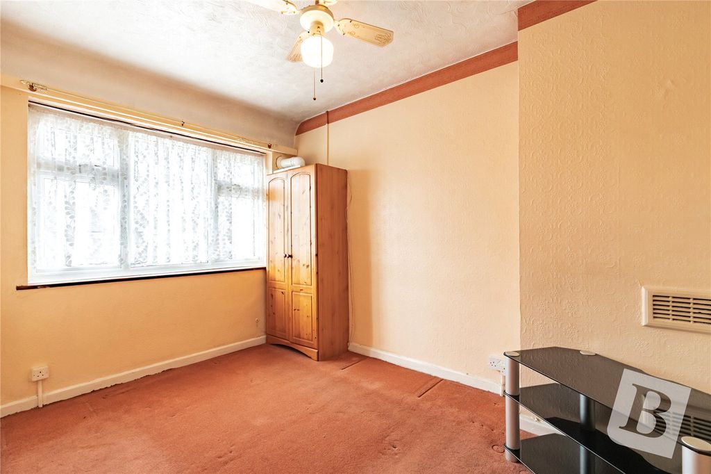 Property photo 3 of 12 Bedroom 2