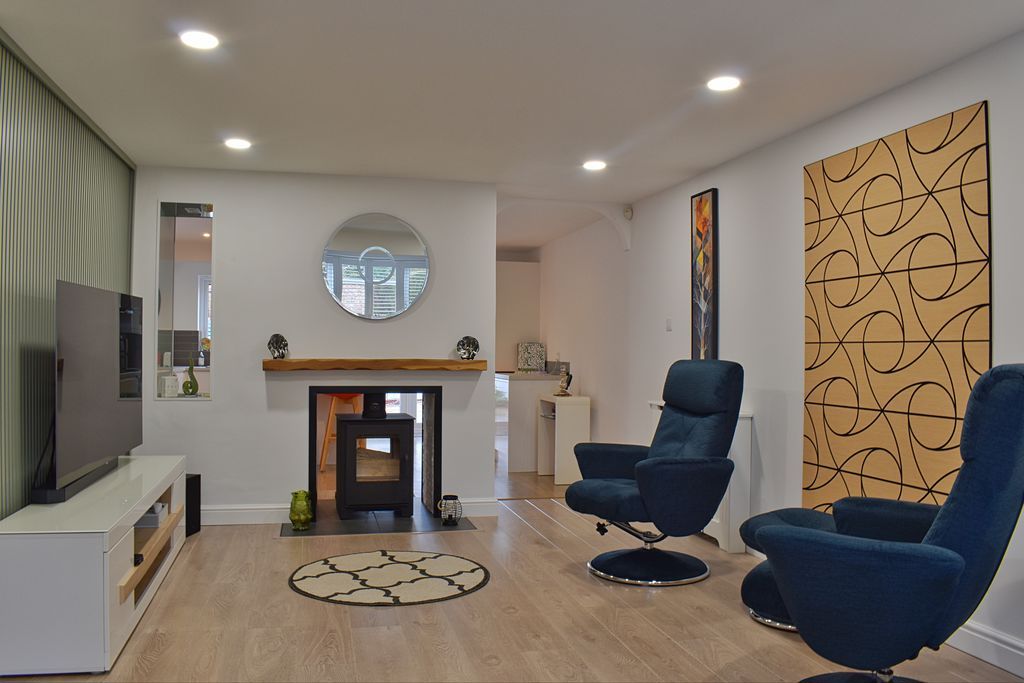 Property photo 3 of 17 Photo 9