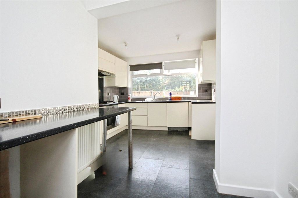Property photo 3 of 10 Picture No. 12