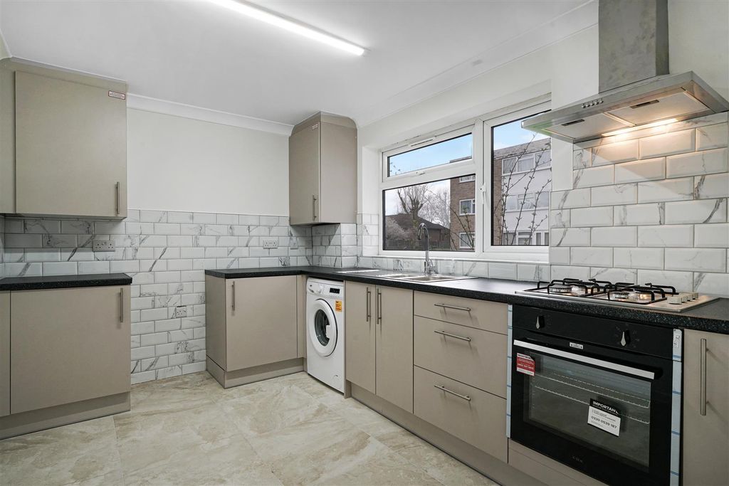 Property photo 1 of 15 14 Ander Close - Lcnunk5Pyfnzf0T0Zw2d.Jpg
