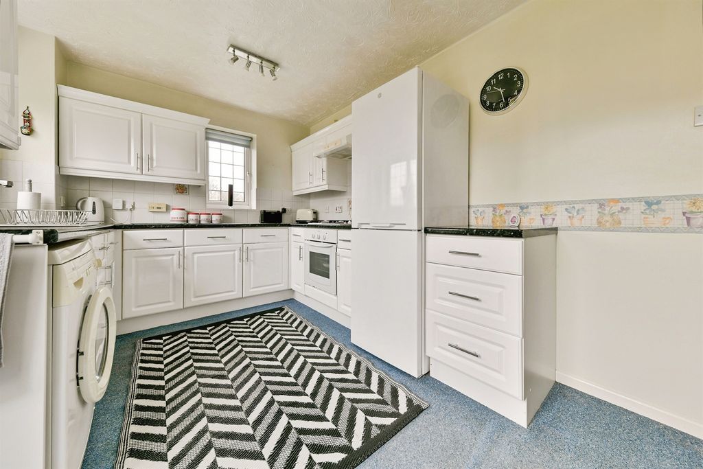 Property photo 3 of 17