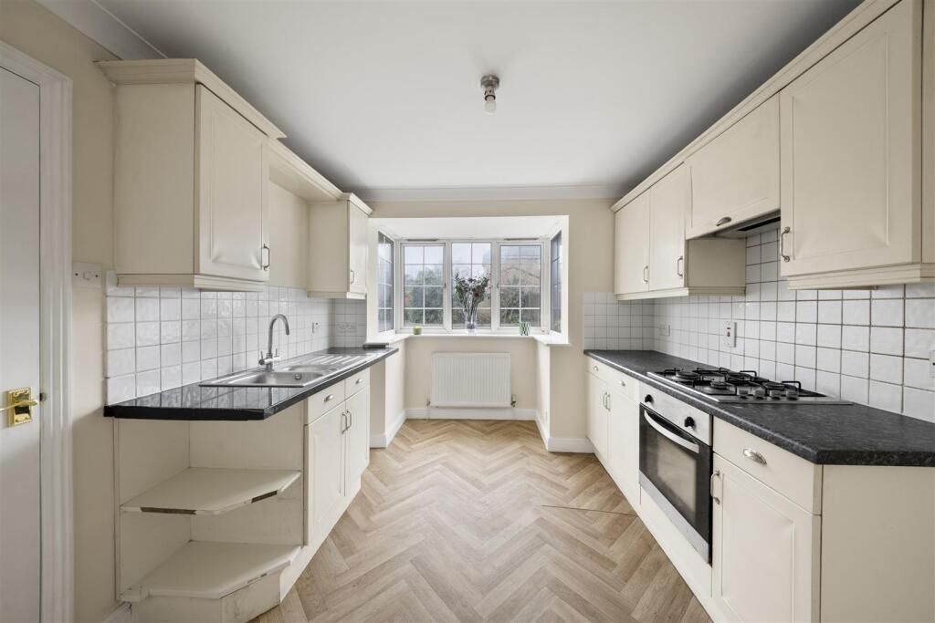 Property photo 2 of 17 Fbb5F879E26Dff9Aa83B3139B70A0403.Jpeg