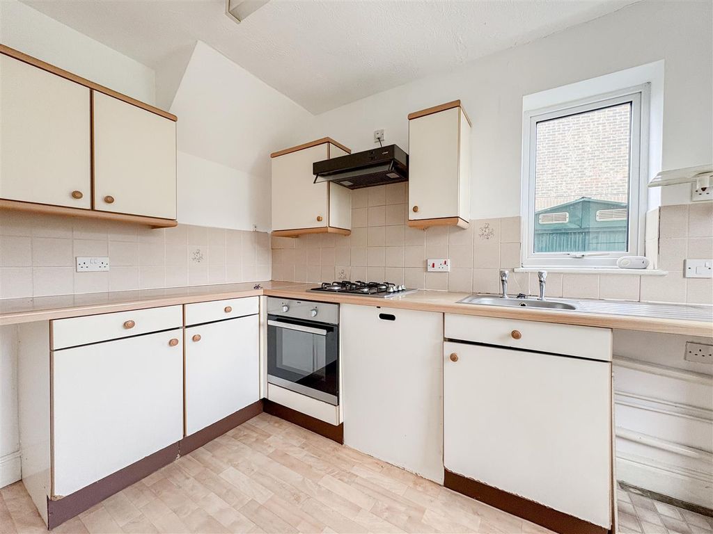 Property photo 3 of 24 Kitchen