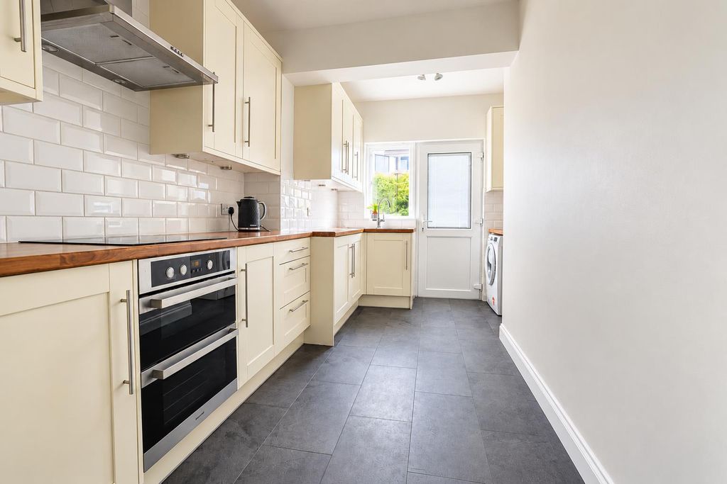 Property photo 2 of 15 Kitchen 1.Png