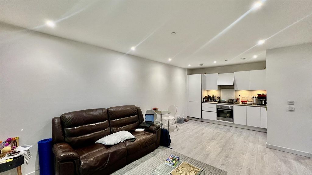 Property photo 2 of 8 Open Plan Kitchen/ Reception Room