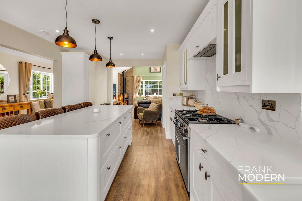 Property photo 3 of 46 Kitchen