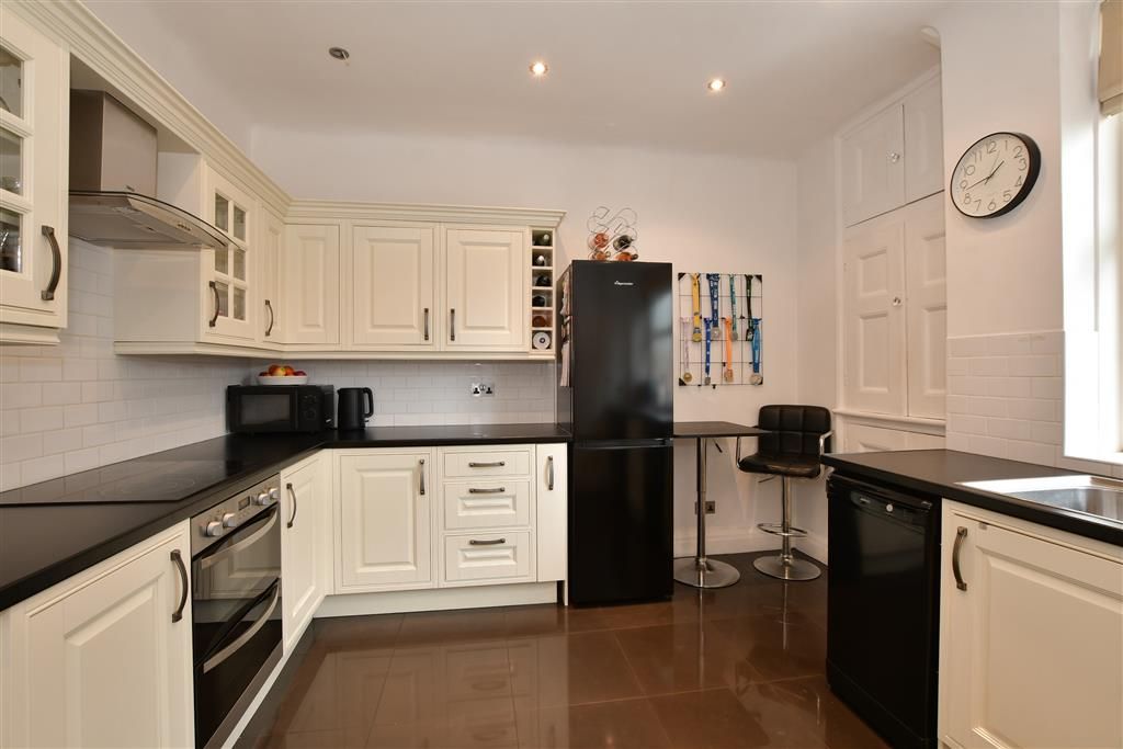 Property photo 1 of 18 Kitchen/ Breakfast Room
