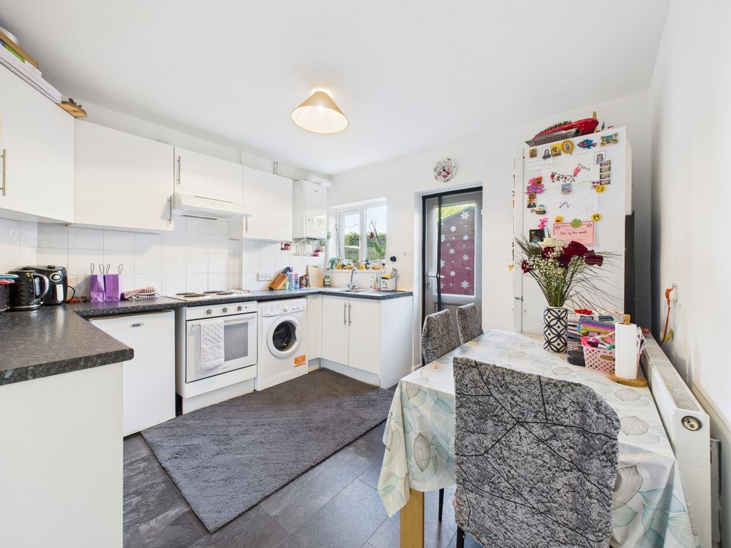 Property photo 2 of 17 Kitchen