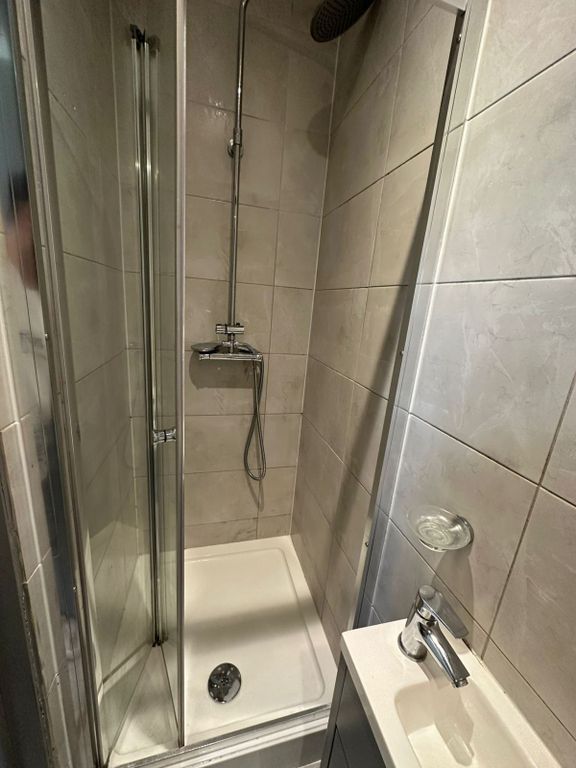 Property photo 3 of 8 Gallery