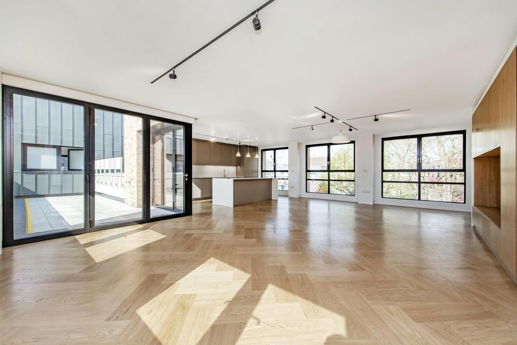 Property photo 1 of 19 Reception Room