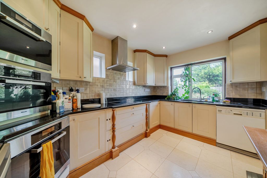 Property photo 3 of 25 1481049-23-6A3d52...
