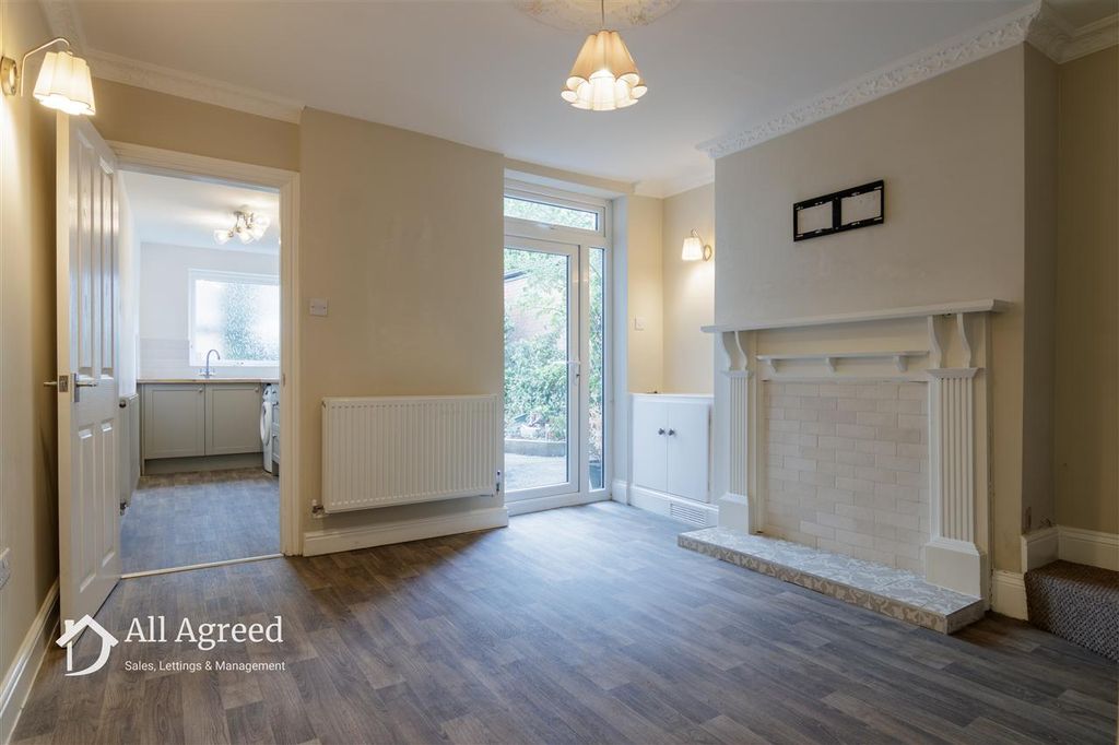 Property photo 3 of 9 Dining Room