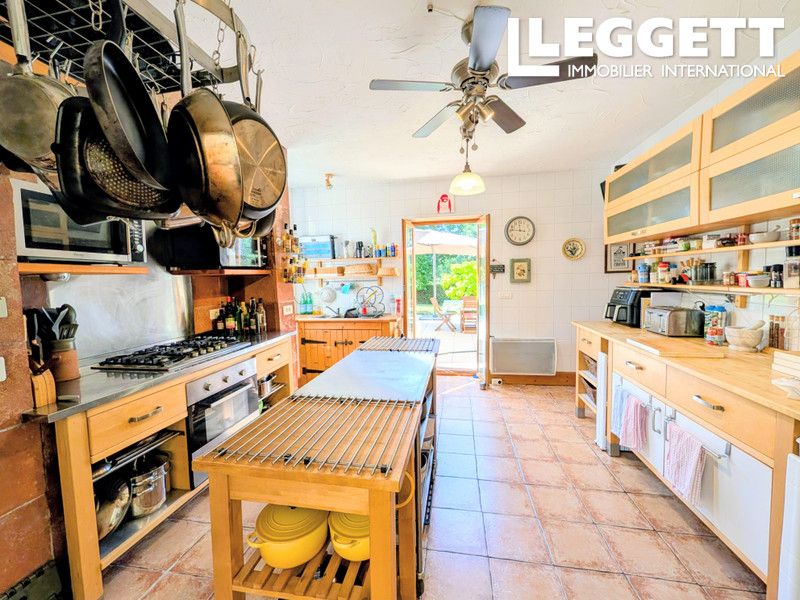 Property photo 3 of 10