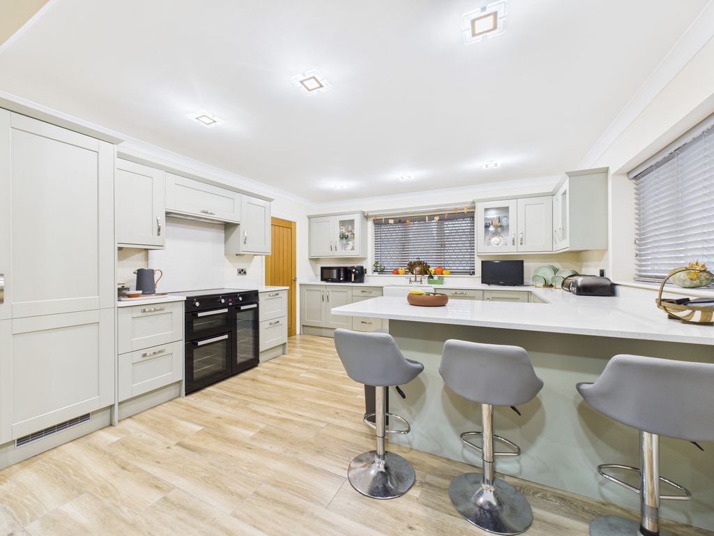 Property photo 2 of 24