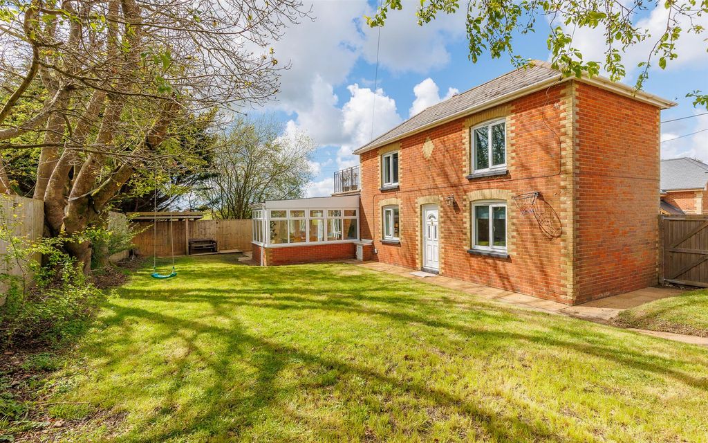 Property photo 1 of 41