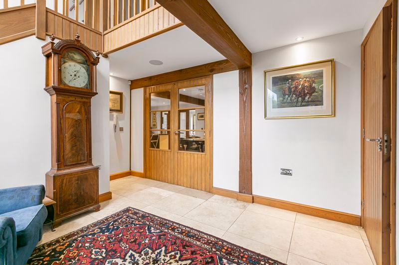 Property photo 3 of 26 Photo 11