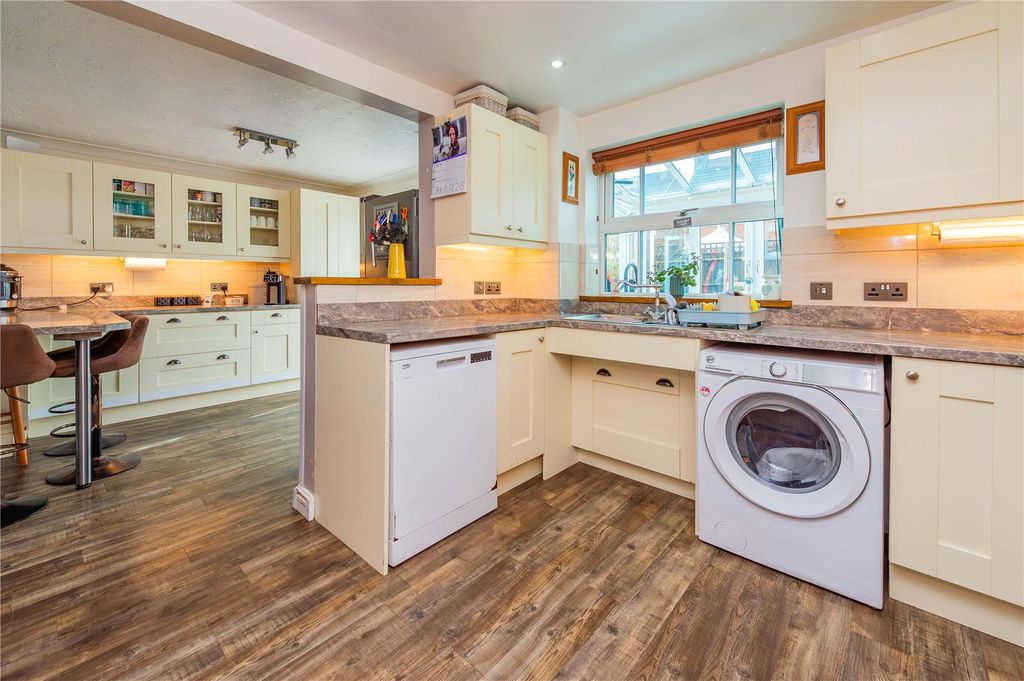 Property photo 3 of 46 Picture No. 30