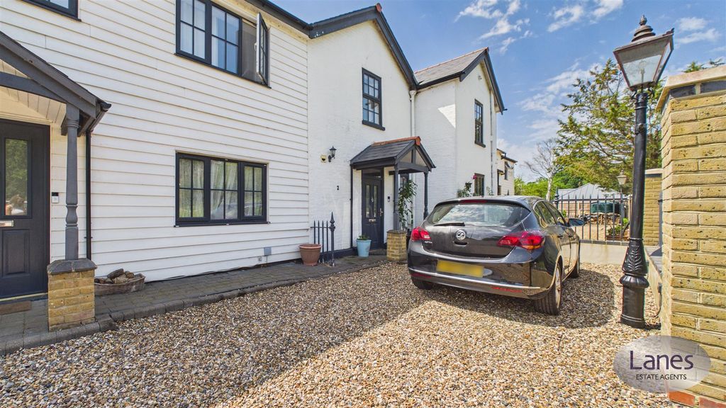 Property photo 1 of 14 Cam02479G0-Pr0077-Still032.Jpg