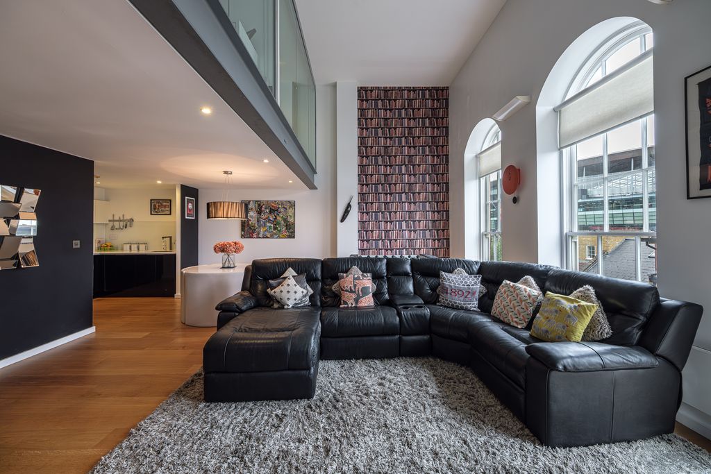 Property photo 3 of 18 8-36-Hornsey-Road-146_54858843736_O.Jpg