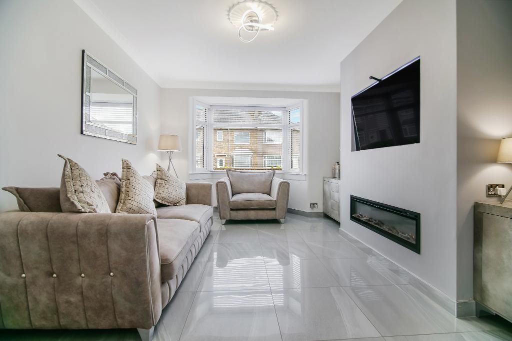 Property photo 2 of 26 Living Room