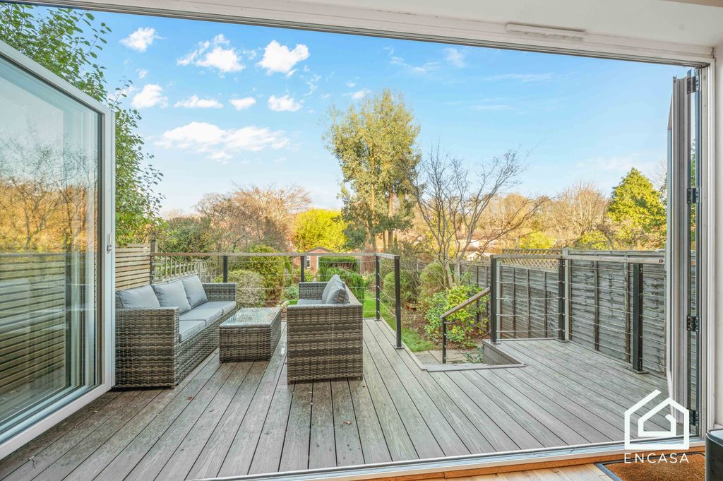 Property photo 3 of 25