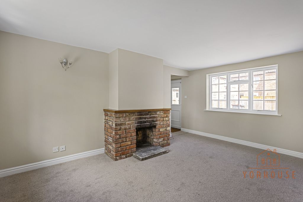 Property photo 3 of 10 12_Claxton_Grange__4