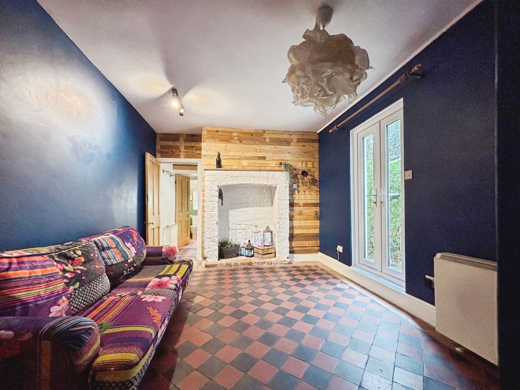 Property photo 3 of 12 Pbox-Img.Jpg