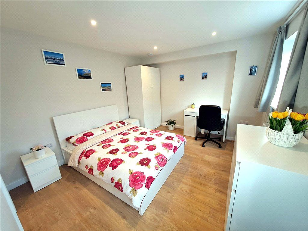 Property photo 1 of 12 Bedroom