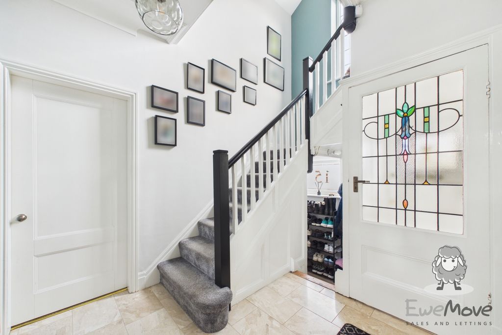 Property photo 2 of 32 2