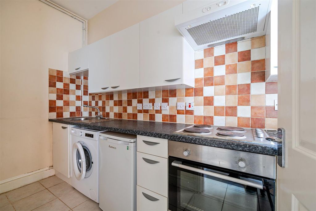 Property photo 2 of 10 1372064-2-68F8Ab805E273.Jpg