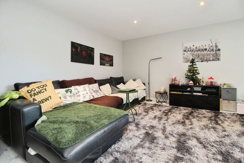 Property photo 3 of 14 Living Area