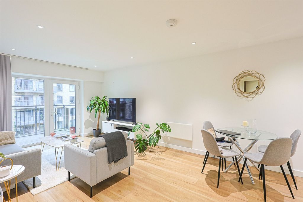 Property photo 1 of 19 Picture No. 05