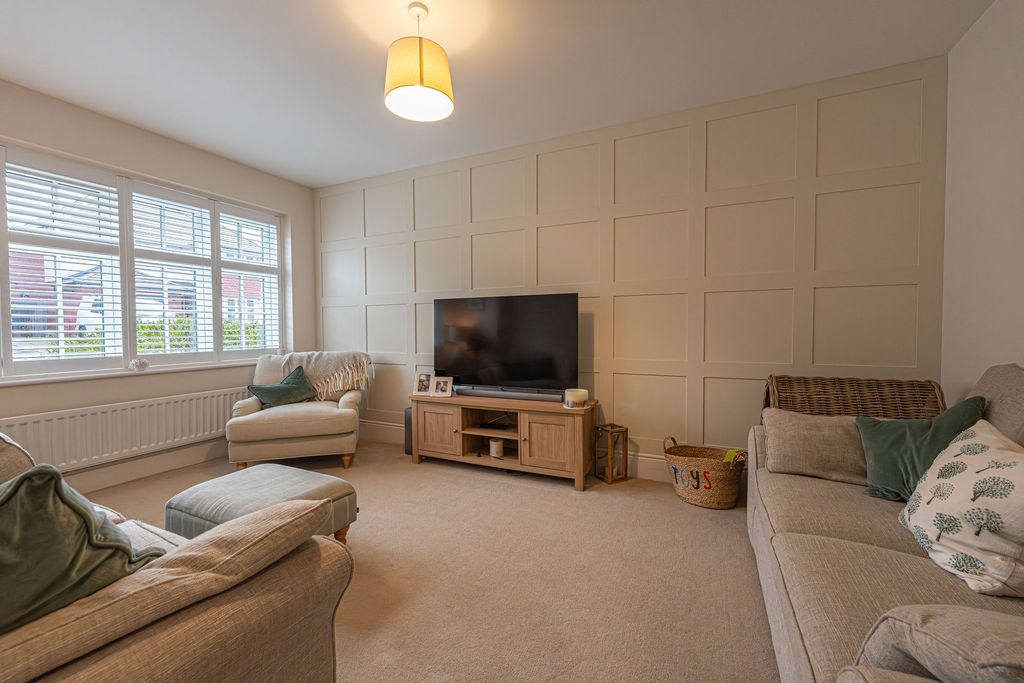 Property photo 3 of 25