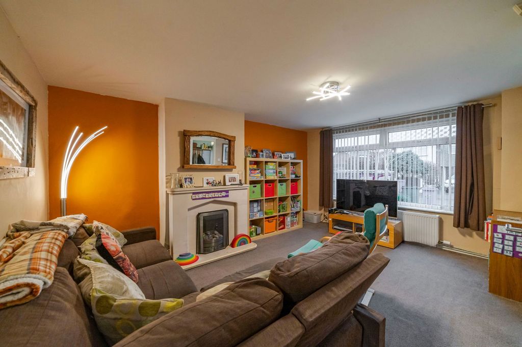 Property photo 2 of 15