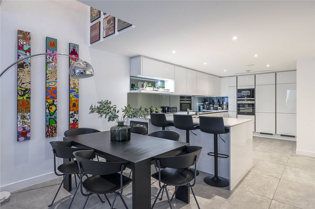 Property photo 2 of 39 Picture No. 07